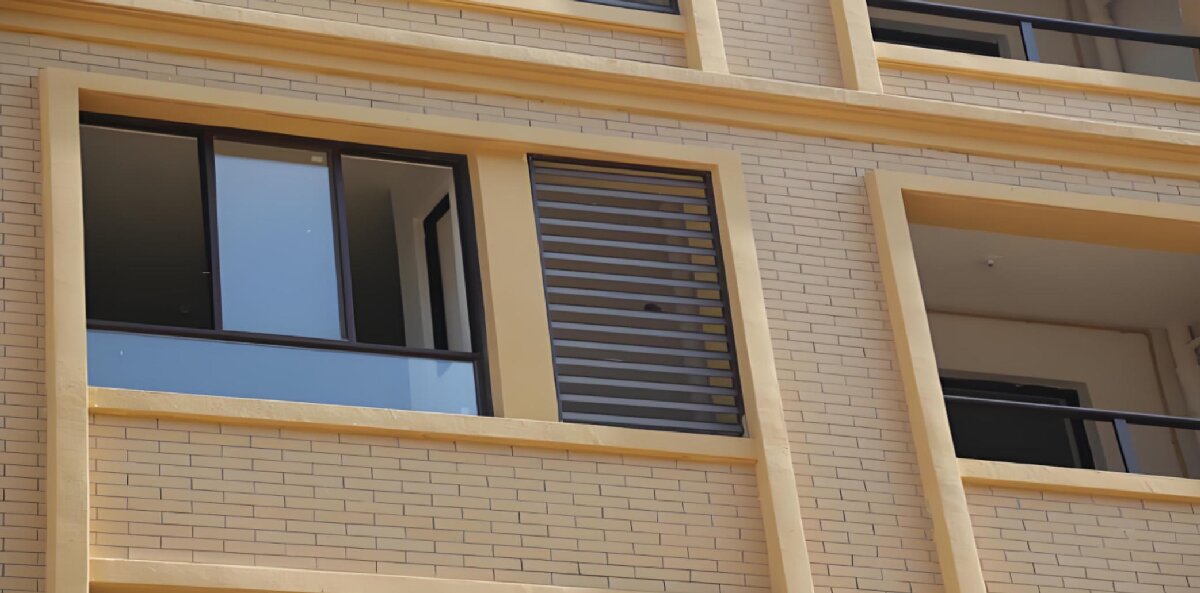 房屋外墻門窗滲水、開裂修繕！(圖1)